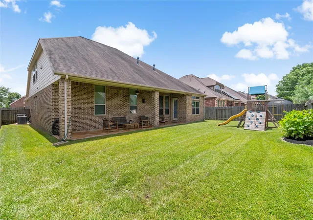 Photo 2 of Single family home for sale at 5307 Savannah Bnd Dr, Rosharon, TX 77583 | MLS# 27726129 | Listing updated on 2026-08-30