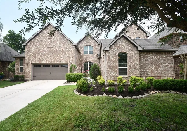 Photo 3 of Single family home for sale at 4807 Legend Crk Dr, Fulshear, TX 77441 | MLS# 35132905 | Listing updated on 2026-09-16