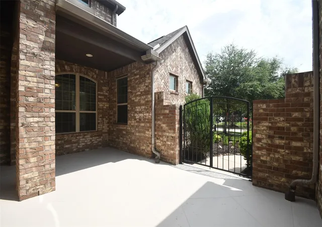 Photo 3 of Single family home for sale at 4807 Legend Crk Dr, Fulshear, TX 77441 | MLS# 35132905 | Listing updated on 2026-09-16