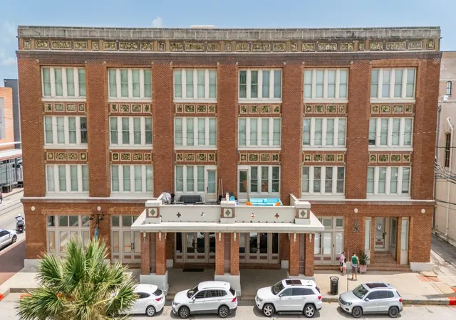 Photo 2 of Condo for sale at 202 25th Street #202, Galveston, TX 77550 | MLS# 86393645 | Listing updated on 2026-09-17