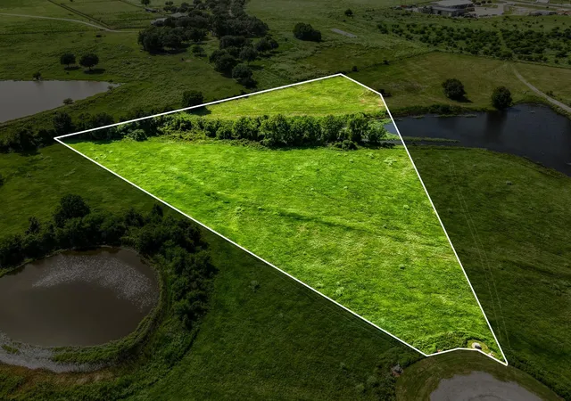 Photo 3 of Land for sale at 1070 Sledge Ct, Chappell Hill, TX 77426 | MLS# 43778430 | Listing updated on 2026-07-22