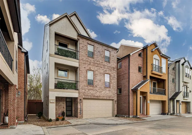 2nd image of 11005 Upland Forest Dr, Houston, TX 77043 | MLS# 16482941