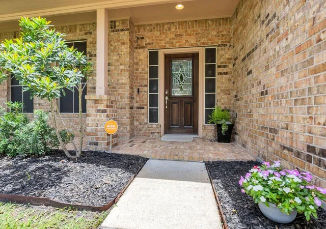 Photo 4 of Single family home for sale at 680 Cumberland Ridge Ln, League City, TX 77573 | MLS# 29984182 | Listing updated on 2026-09-18