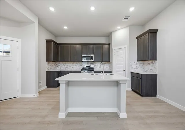 2nd image of 1052 Lilly Ln, Bellville, TX 77418 | MLS# 75504192