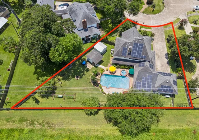 3rd image of 226 Rollingwood Cir, Baytown, TX 77520 | MLS# 29210197