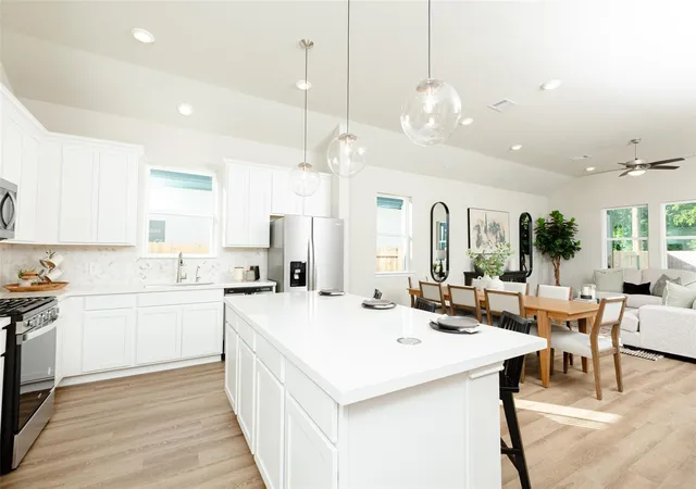 4th image of 21735 Carballo Oak Trl, Tomball, TX 77377 | MLS# 38417927