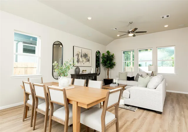 5th image of 21735 Carballo Oak Trl, Tomball, TX 77377 | MLS# 38417927