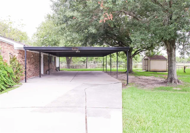Photo 4 of Single family home for sale at 912 Robinson Rd, La Porte, TX 77571 | MLS# 78553167 | Listing updated on 2026-08-29