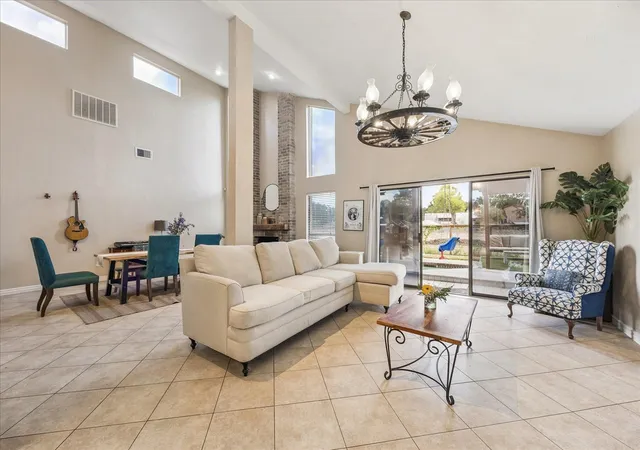 5th image of 5911 Donwhite Ln, Houston, TX 77088 | MLS# 39239318