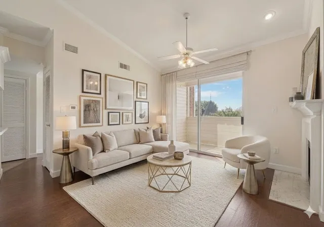 2nd image of 2111 S Welch St #A318, Houston, TX 77019 | MLS# 4862296