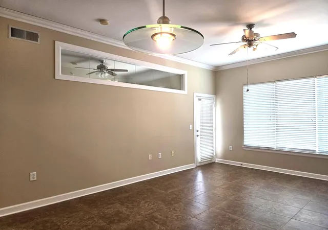 4th image of 1900 Genesee St, Houston, TX 77006