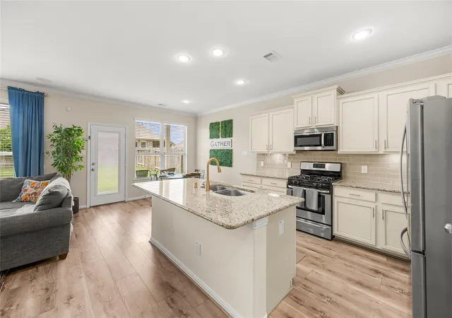 3rd image of 15638 Kensington Bluff Dr, Cypress, TX 77429 | MLS# 45815263