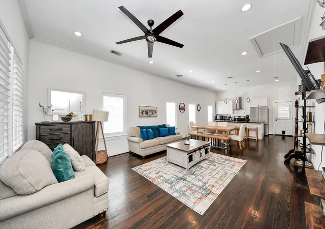 Photo 1 of Single family home for sale at 12 Stiles St, Houston, TX 77011 | MLS# 41309227 | Listing updated on 2026-06-12