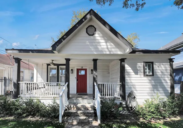 Photo 2 of Single family home for sale at 12 Stiles St, Houston, TX 77011 | MLS# 41309227 | Listing updated on 2026-06-12