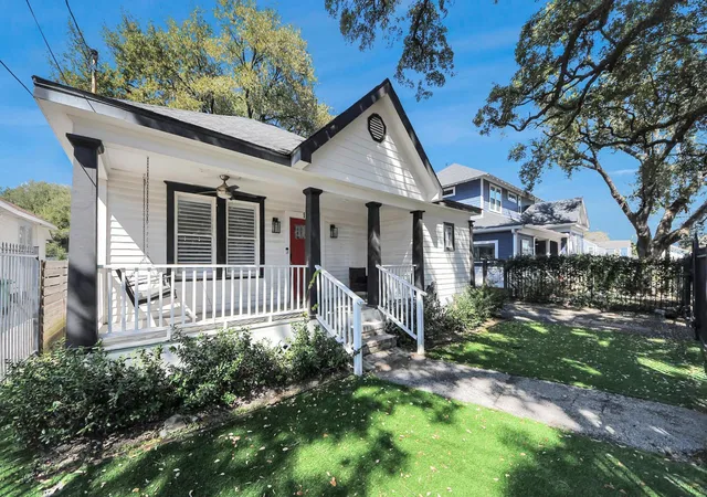Photo 3 of Single family home for sale at 12 Stiles St, Houston, TX 77011 | MLS# 41309227 | Listing updated on 2026-06-12