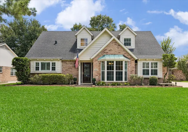 1st image of 926 Ashford Pkwy, Houston, TX 77077 | MLS# 66622171