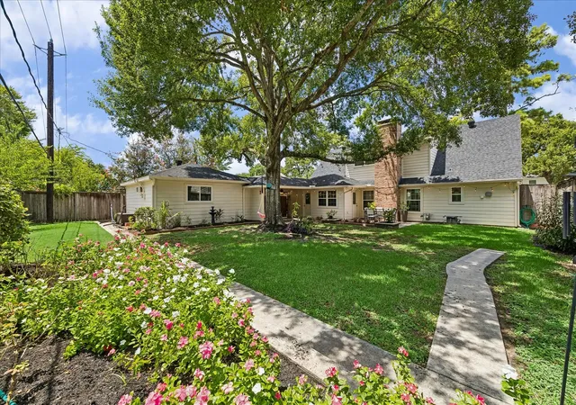 5th image of 926 Ashford Pkwy, Houston, TX 77077 | MLS# 66622171
