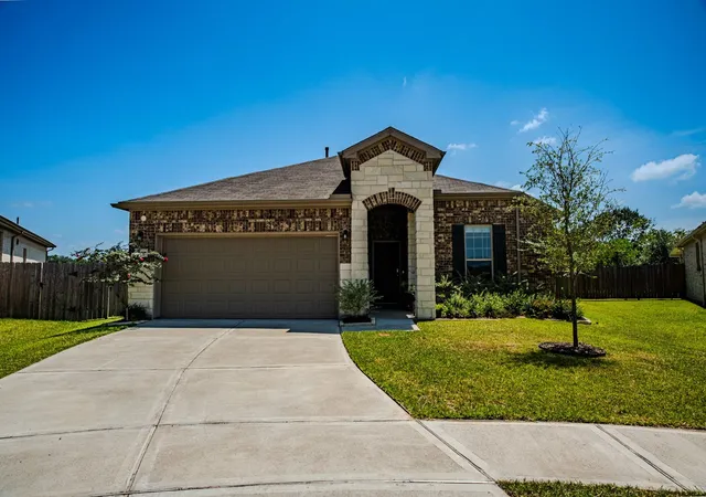 Photo 2 of Single family home for sale at 3111 Clydesdale Dr, Alvin, TX 77511 | MLS# 19031726 | Listing updated on 2026-09-19