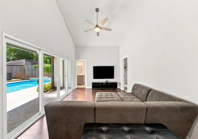 Photo 4 of Sale Pending at 8849 Larston St, Spring Valley Village, TX 77055 | MLS# 53595838 | Listing updated on 2026-09-13