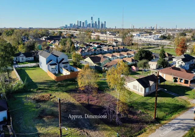 2nd image of 3126 Crandon St, Houston, TX 77026 | MLS# 76366235