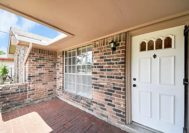 Photo 3 of Sale Pending at 5406 Yorkwood St, Houston, TX 77016 | MLS# 3520814 | Listing updated on 2026-09-12
