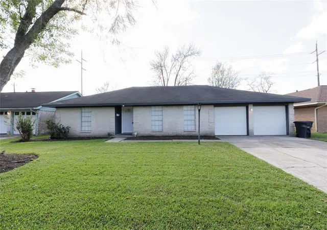 Photo 1 of Single family home for sale at 2510 Straight Crk Dr, Houston, TX 77017 | MLS# 78600405 | Listing updated on 2026-06-05