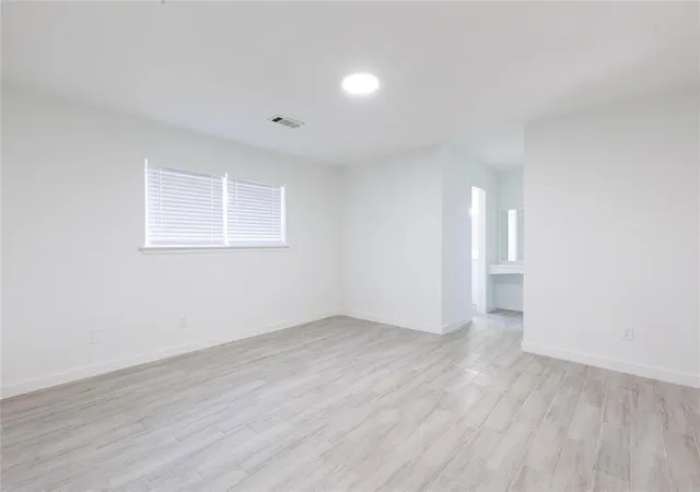 Photo 3 of Single family home for sale at 2510 Straight Crk Dr, Houston, TX 77017 | MLS# 78600405 | Listing updated on 2026-06-05