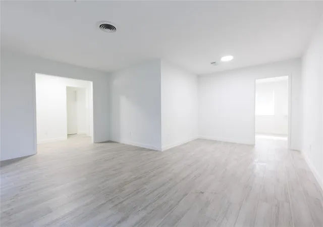 Photo 4 of Single family home for sale at 2510 Straight Crk Dr, Houston, TX 77017 | MLS# 78600405 | Listing updated on 2026-06-05
