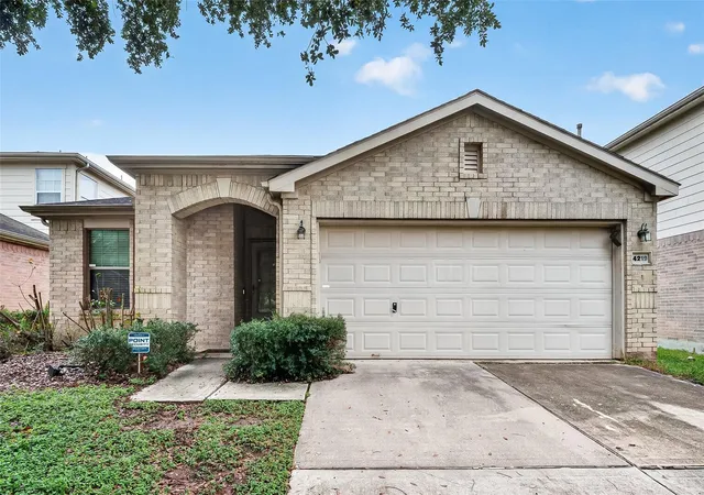 Photo 1 of Single family home for sale at 4219 Mineral Hvn Dr, Houston, TX 77048 | MLS# 41077289 | Listing updated on 2026-09-15