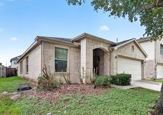 Photo 4 of Single family home for sale at 4219 Mineral Hvn Dr, Houston, TX 77048 | MLS# 41077289 | Listing updated on 2026-09-15