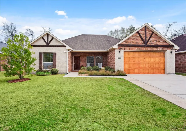 4th image of 1995 Brentwood Dr, Alvin, TX 77511 | MLS# 50629076