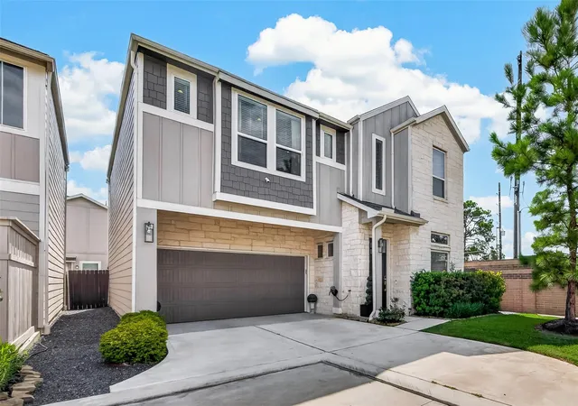 Photo 2 of Single family home for sale at 3102 Leather Leaf Ln, Houston, TX 77080 | MLS# 87898210 | Listing updated on 2026-09-17