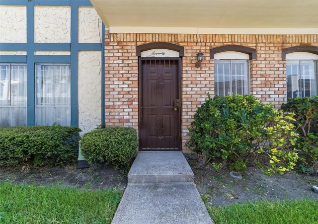 Photo 2 of Condo for sale at 7700 Creekbend Dr #70, Houston, TX 77071 | MLS# 73991840 | Listing updated on 2026-09-20
