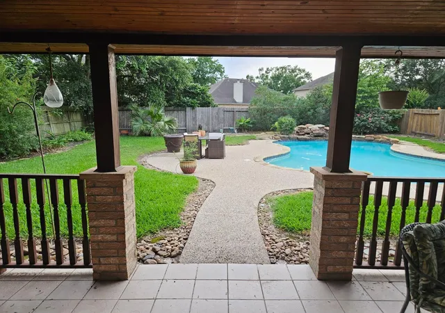 Photo 4 of Single family home for sale at 19227 Royal Isle Dr, Tomball, TX 77375 | MLS# 25892478 | Listing updated on 2026-08-26