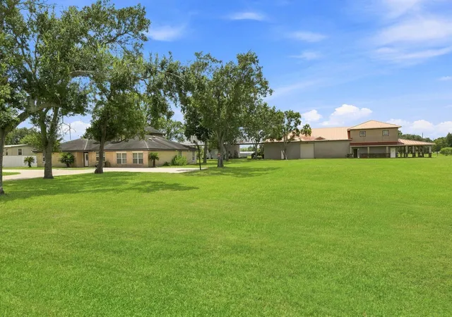 Photo 3 of Single family home for sale at 5930 County Road 396, Alvin, TX 77511 | MLS# 90643433 | Listing updated on 2026-09-14
