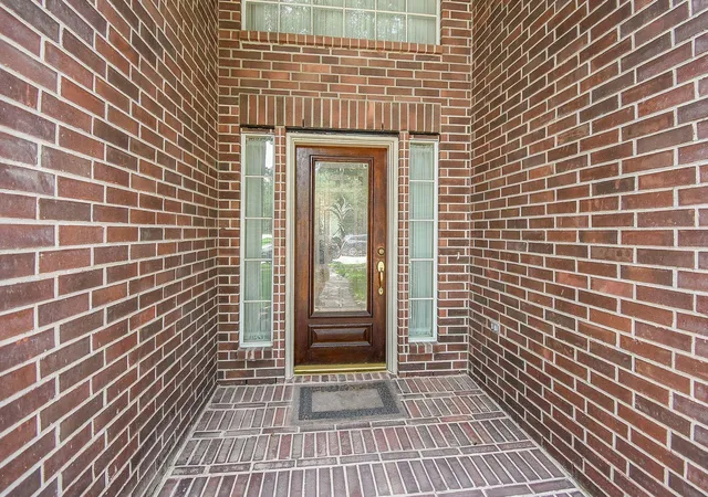 Photo 3 of Single family home for sale at 11202 Hundred Brg Ln, Sugar Land, TX 77498 | MLS# 97570984 | Listing updated on 2026-09-26