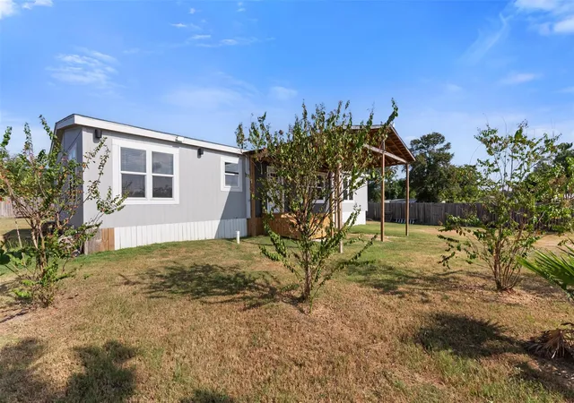 Photo 2 of Single family home for sale at 421 Bower Ln, Conroe, TX 77303 | MLS# 70258083 | Listing updated on 2026-09-01
