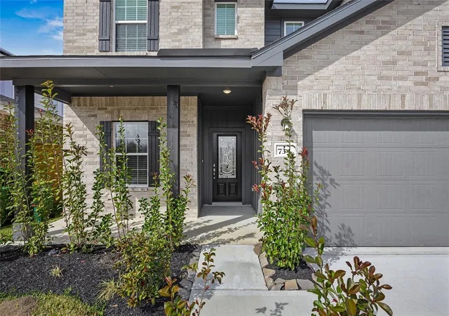 Photo 4 of Single family home for sale at 734 Stagecoach Dr, Dayton, TX 77535 | MLS# 81043449 | Listing updated on 2026-10-20