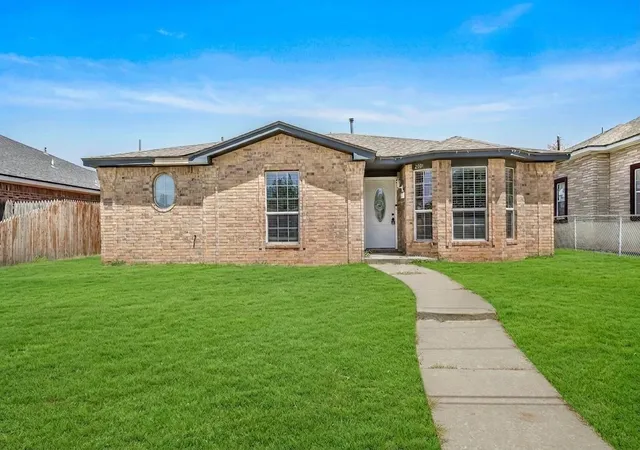 Photo 2 of Sale Pending at 3601 SE 29th Avenue, Amarillo, TX 79103 | MLS# 72737961 | Listing updated on 2026-09-03