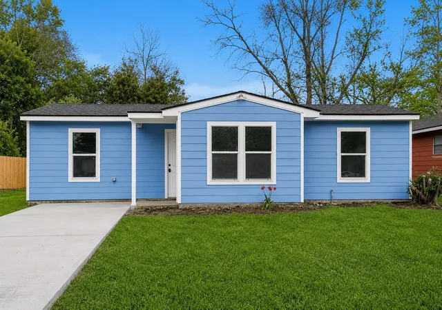 1st image of 5317 Tarawa Rd, Houston, TX 77033 | MLS# 5325663