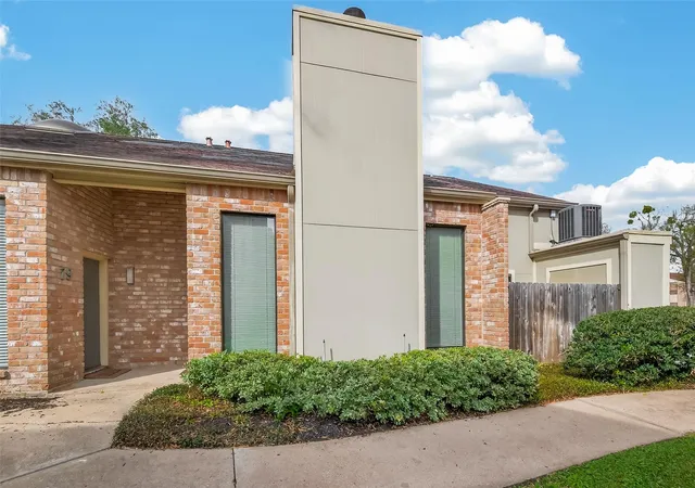 3rd image of 8100 Cambridge St #80, Houston, TX 77054 | MLS# 37324916