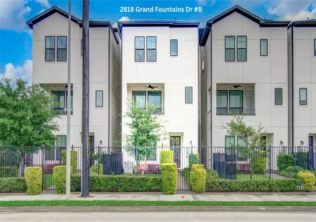 Photo 1 of Sale Pending at 2818 Grand Fountains Dr #B, Houston, TX 77054 | MLS# 10646334 | Listing updated on 2026-10-02