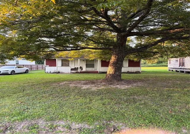 Photo 2 of Single family home for sale at 4601, 4603 Ireland St, Houston, TX 77016 | MLS# 18817273 | Listing updated on 2026-09-28