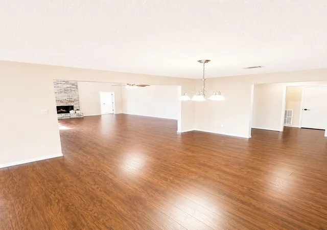 5th image of 2239 Highland Hills Dr, Sugar Land, TX 77478 | MLS# 45551991