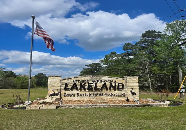 Photo 1 of Land for sale at 0 Elm Dr, Huntsville, TX 77320 | MLS# 32072009 | Listing updated on 2026-04-19