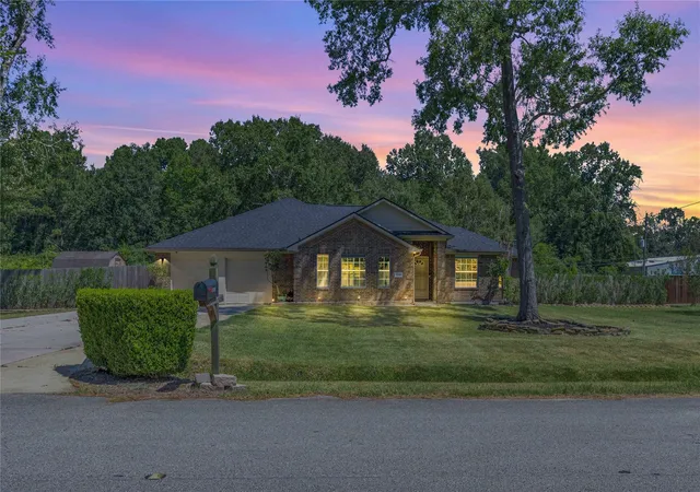 Photo 1 of Sale Pending at 11418 Walraven Dr, Huffman, TX 77336 | MLS# 55908977 | Listing updated on 2026-09-12