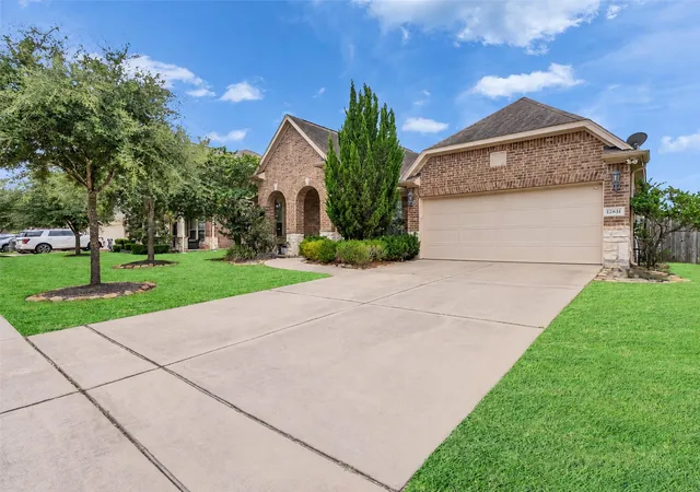 3rd image of 12831 Arlington Meadows Ln, Tomball, TX 77377 | MLS# 47431989
