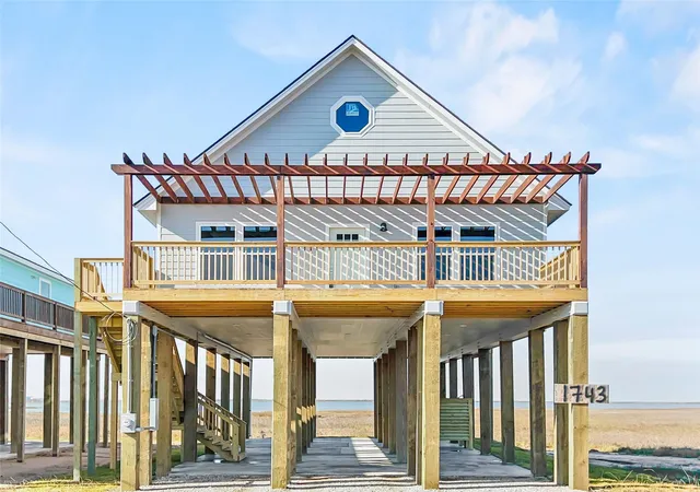 Homes for sale in Surfside Beach, TX | 1743 Bluewater Hwy, Surfside Beach, TX 77541 | MLS# 49106913