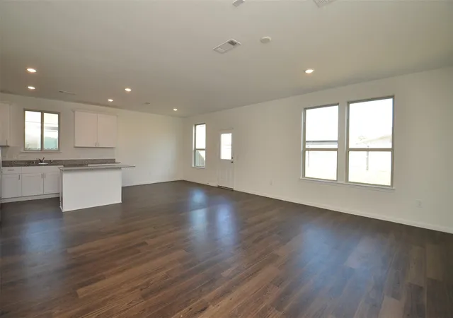 Photo 3 of Single family home for sale at 16439 Big Hickory Dr, Conroe, TX 77302 | MLS# 33174168 | Listing updated on 2026-08-31
