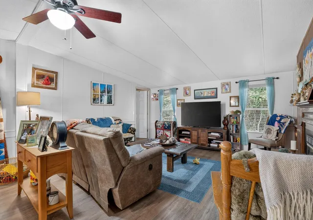 Photo 3 of Single family home for sale at 63 Wood Harbor, Trinity, TX 75862 | MLS# 63783607 | Listing updated on 2026-09-08